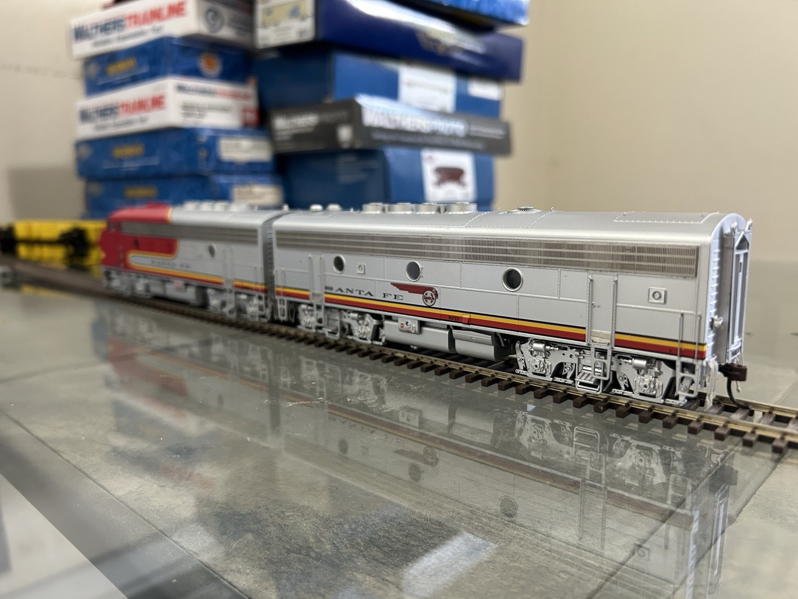 Athearn Genesis HO Santa Fe F3A/F3B Warbonnet #21C/#21A DCCSound ATHG19559 19560