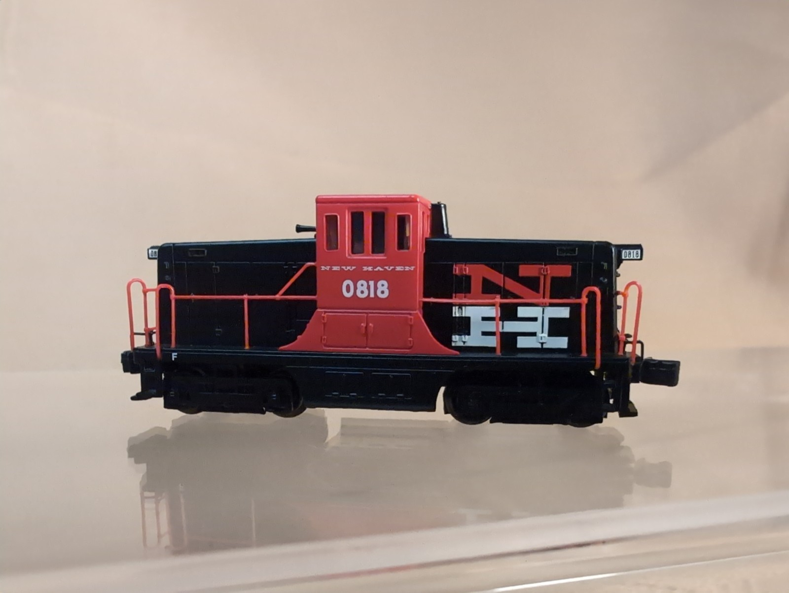 Bachmann Spectrum N Scale 81855 GE 44 Ton Diesel Switcher New Haven #0818 DCC…