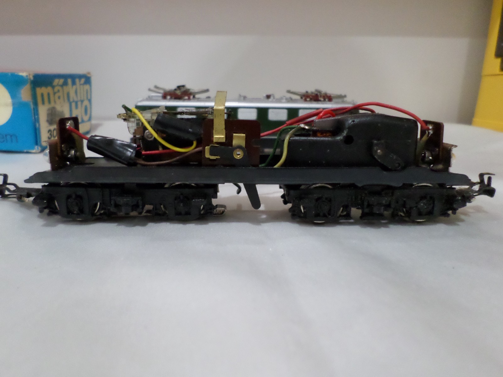 Marklin 3037 HO DB Electric Locomotive, 3 Rail, (Analogue) C5