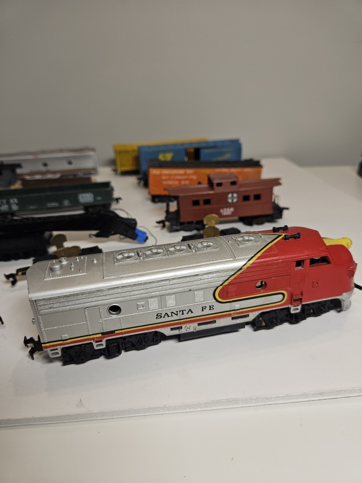 Vintage HO scale Locomotive Power/Dummy Junk Lot – Untested – Unknown if working