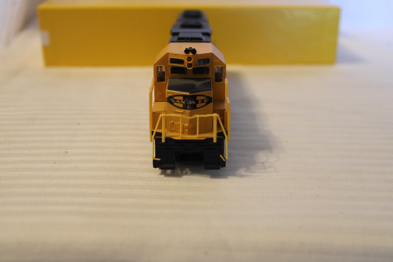HO Scale Life-Like, GP-35 Diesel Locomotive, Santa Fe Blue Yellow, #3500