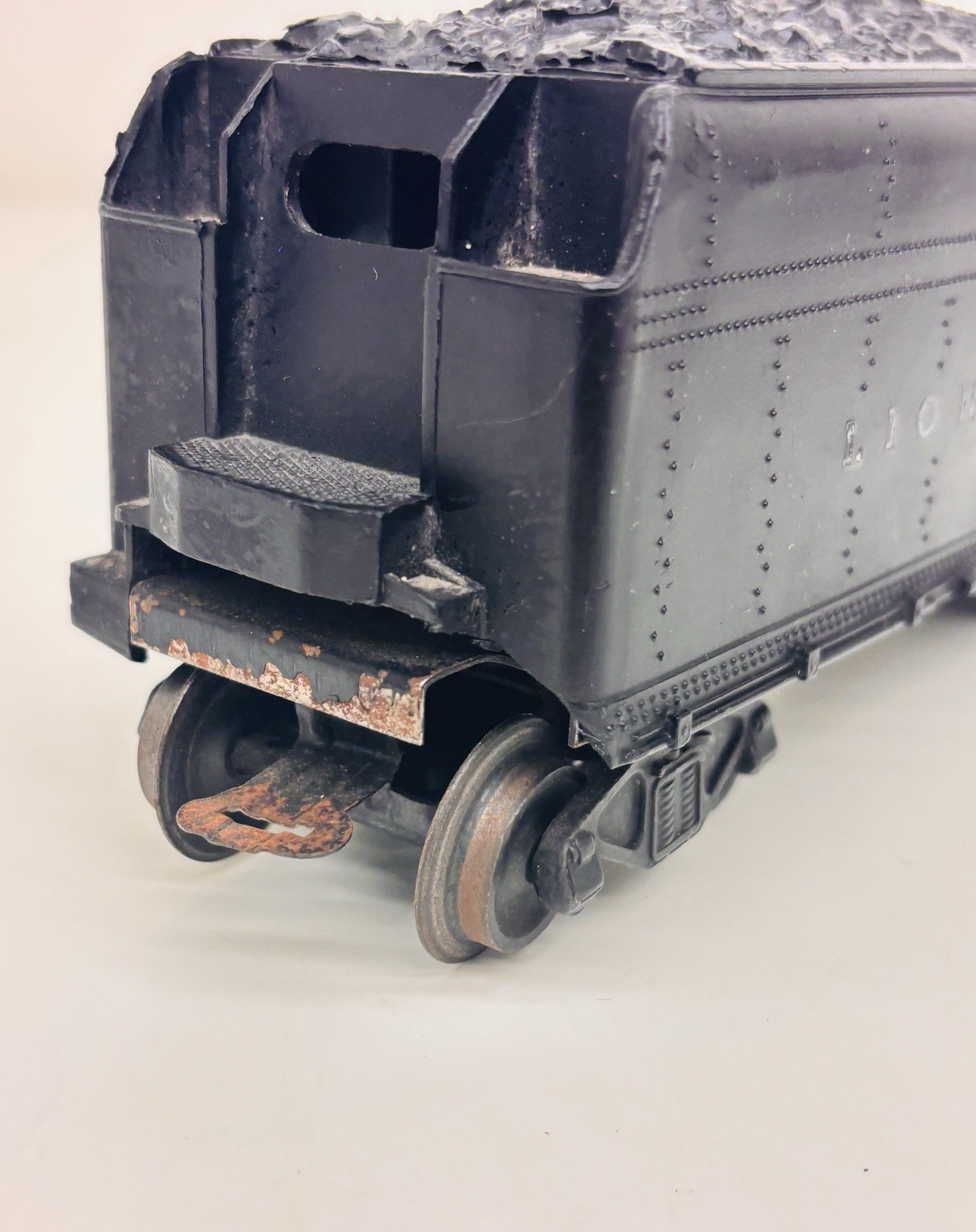 Lionel Postwar 2-6-2 Prairie Steam Locomotive 675 & Whistle Tender 2466W