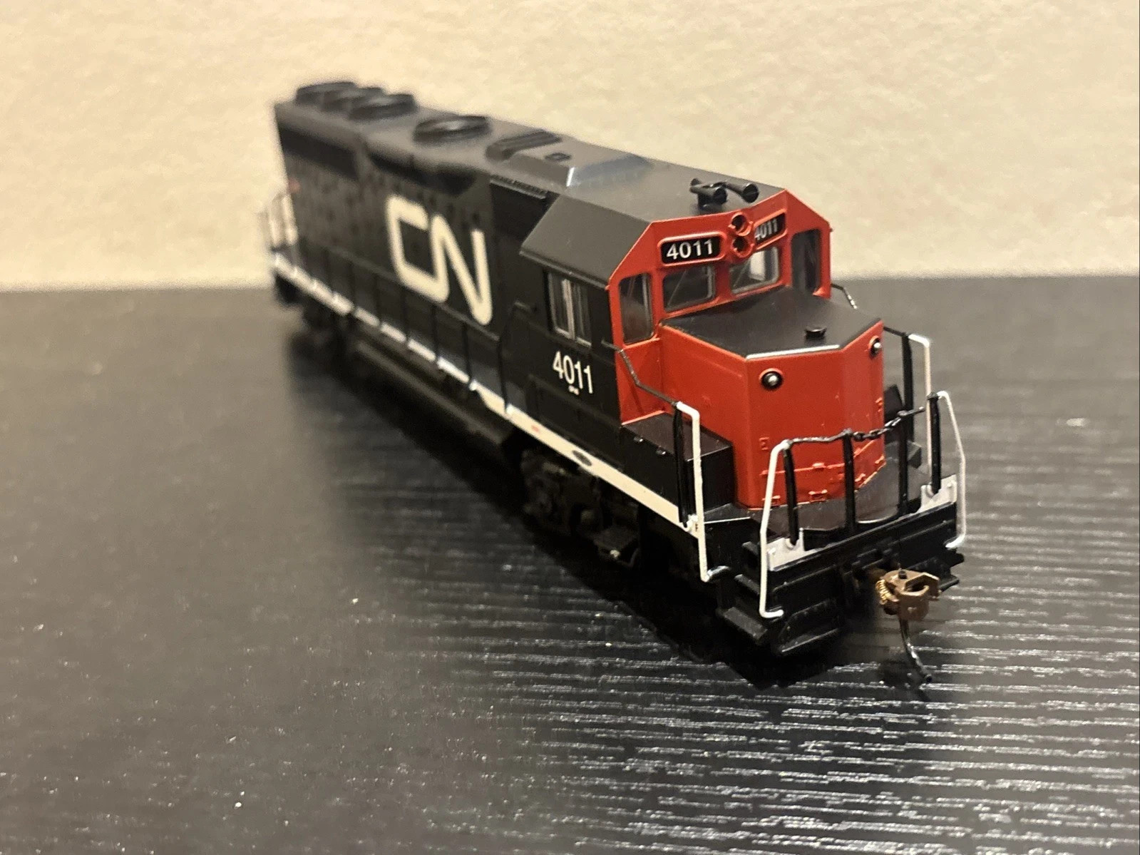 Bachmann HO Scale 60315 EMD GP40 Canadian National CN #4011 DCC On Board – NIB