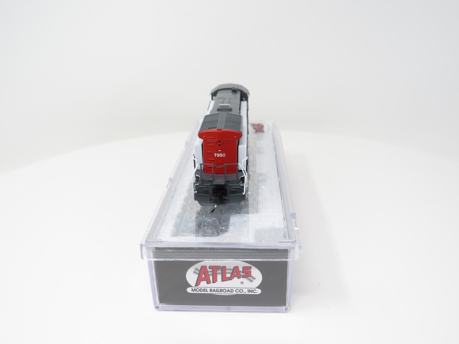Atlas N 40005445 Southern Pacific SP GE B30-7 Diesel Locomotive DC Freight Train