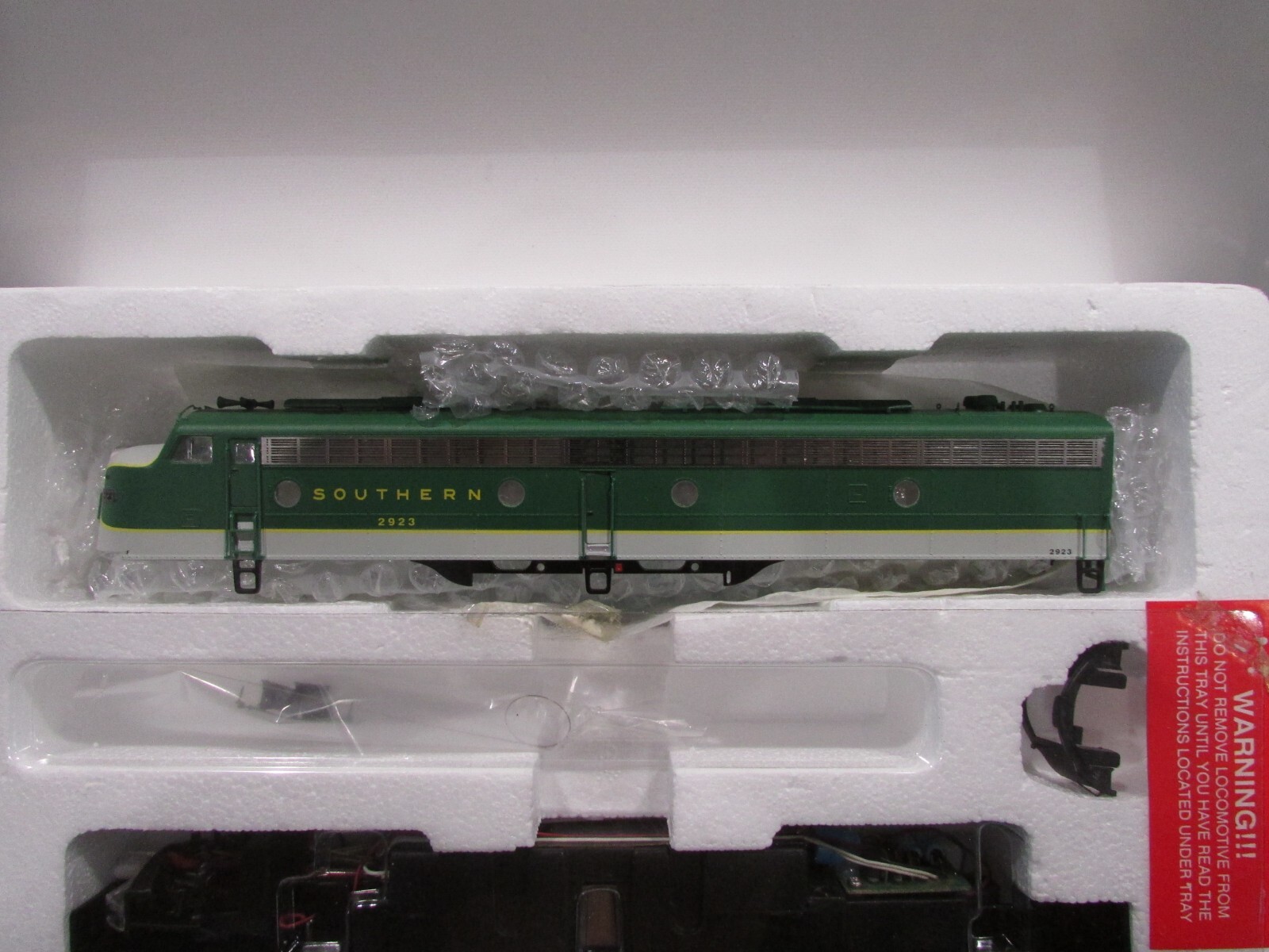 HO Scale Proto 2000 8716 E8/E9 Locomotive Southern Lot#1178