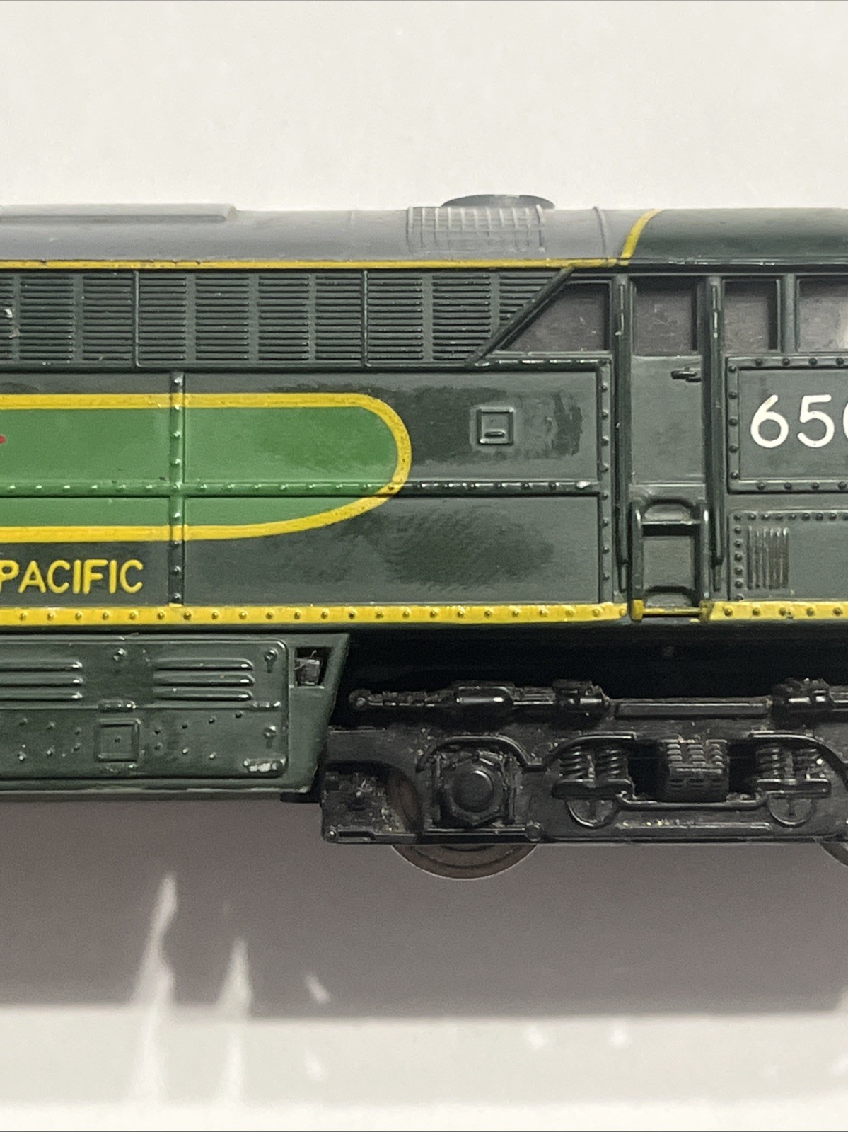 🔥 AHM Tempo HO Gauge NORTHERN PACIFIC 6500 Diesel Locomotive Runs F & R