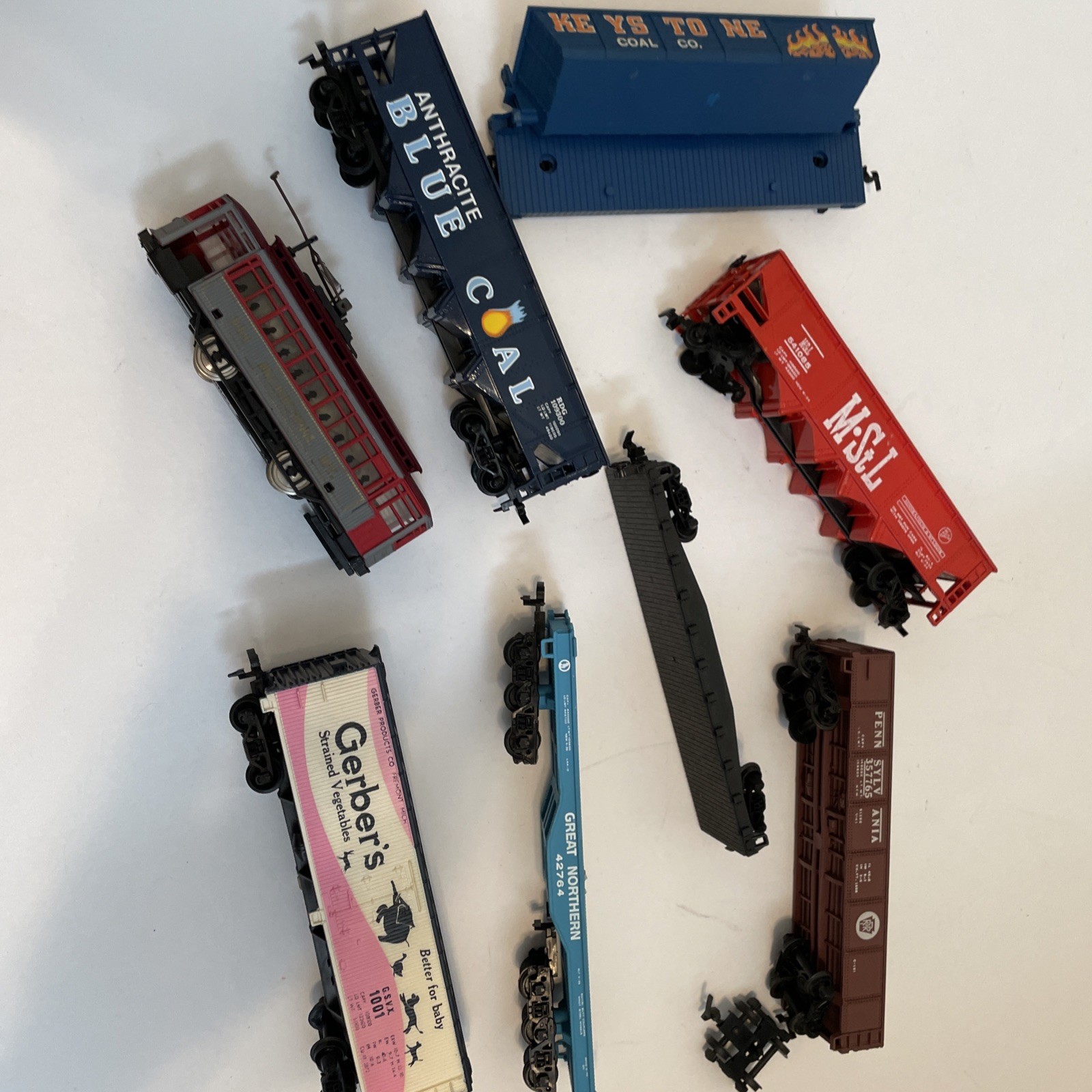 Vintage HO Scale Coal Cars And Various Others