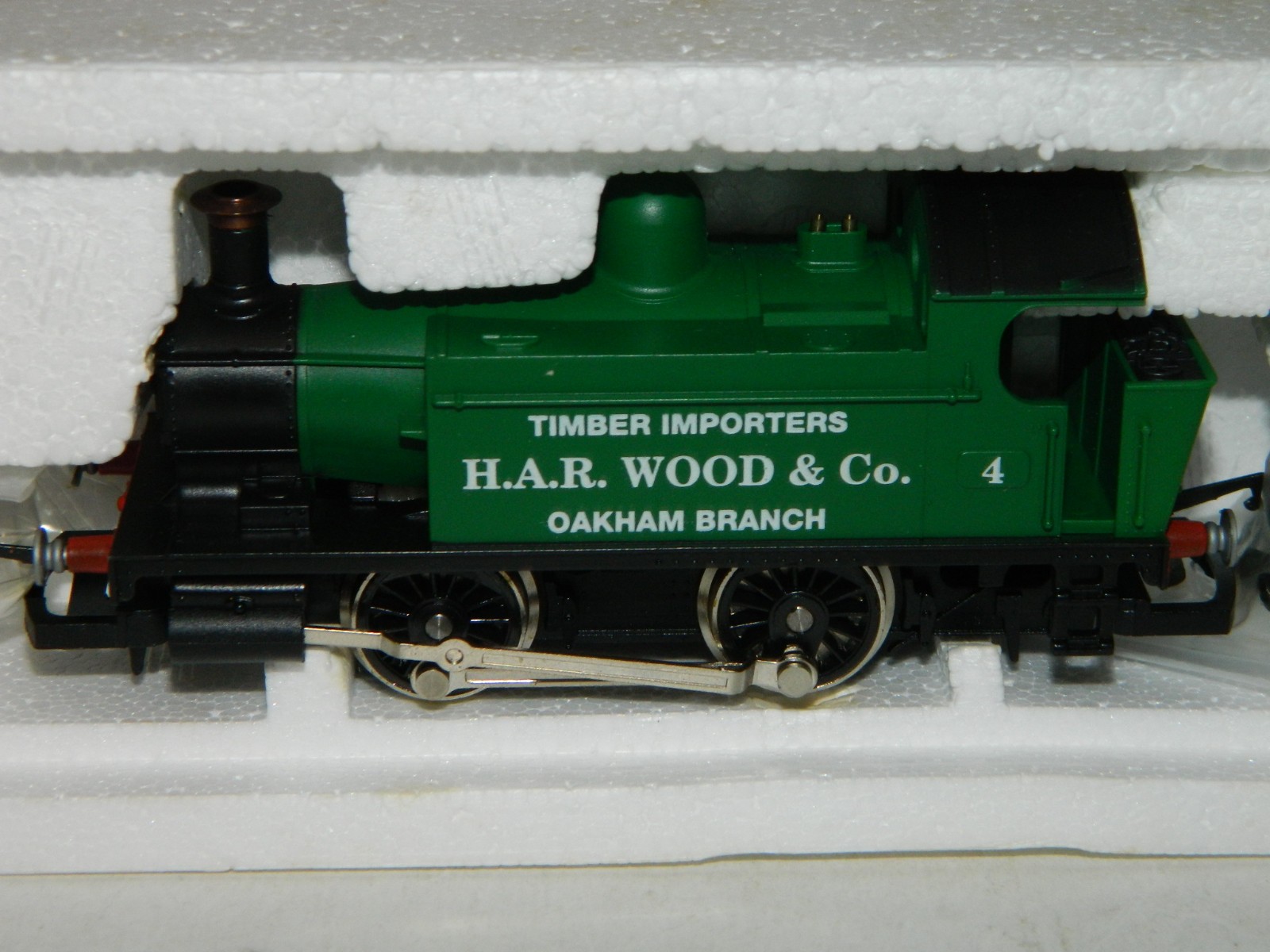 Hornby R794 Holden Class 101 H.A.R. Wood Co. Steam Locomotive 0-4-0 OO Gauge NIB