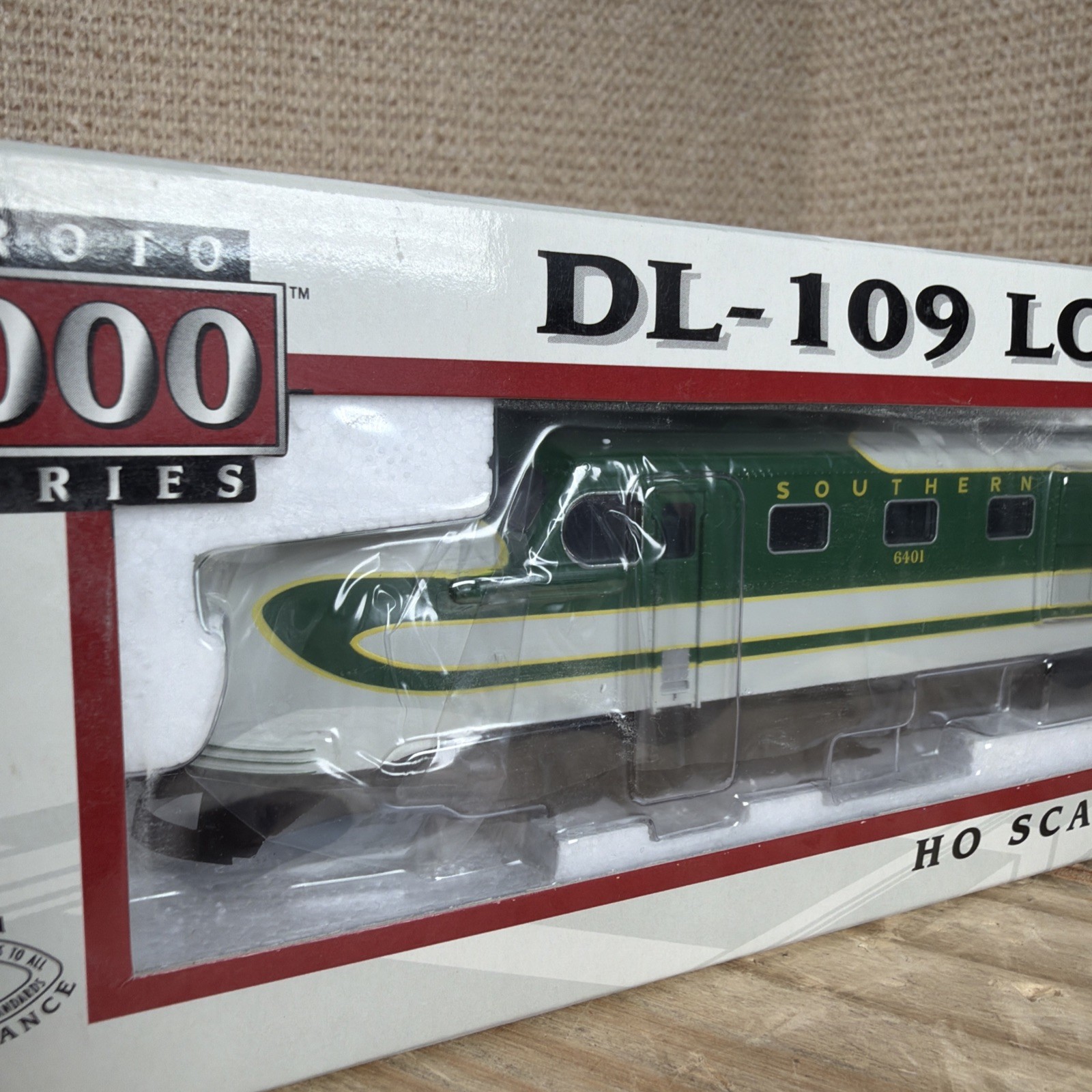 Proto 1000 30573 HO Scale Southern DL-109 Diesel Locomotive SOU #6401