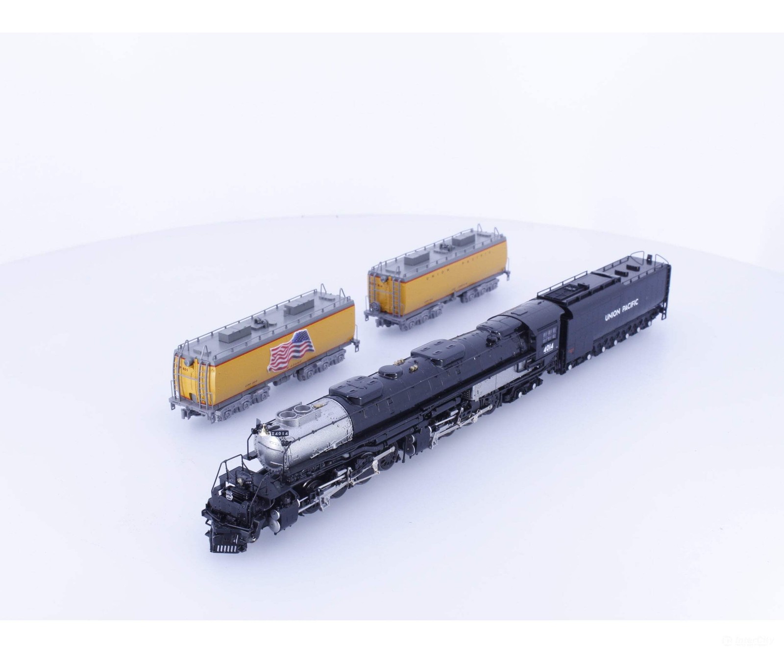 Kato 126-4014 N 4-8-8-4 Big Boy Steam Locomotive with 106-085 Water Tender 2 Car