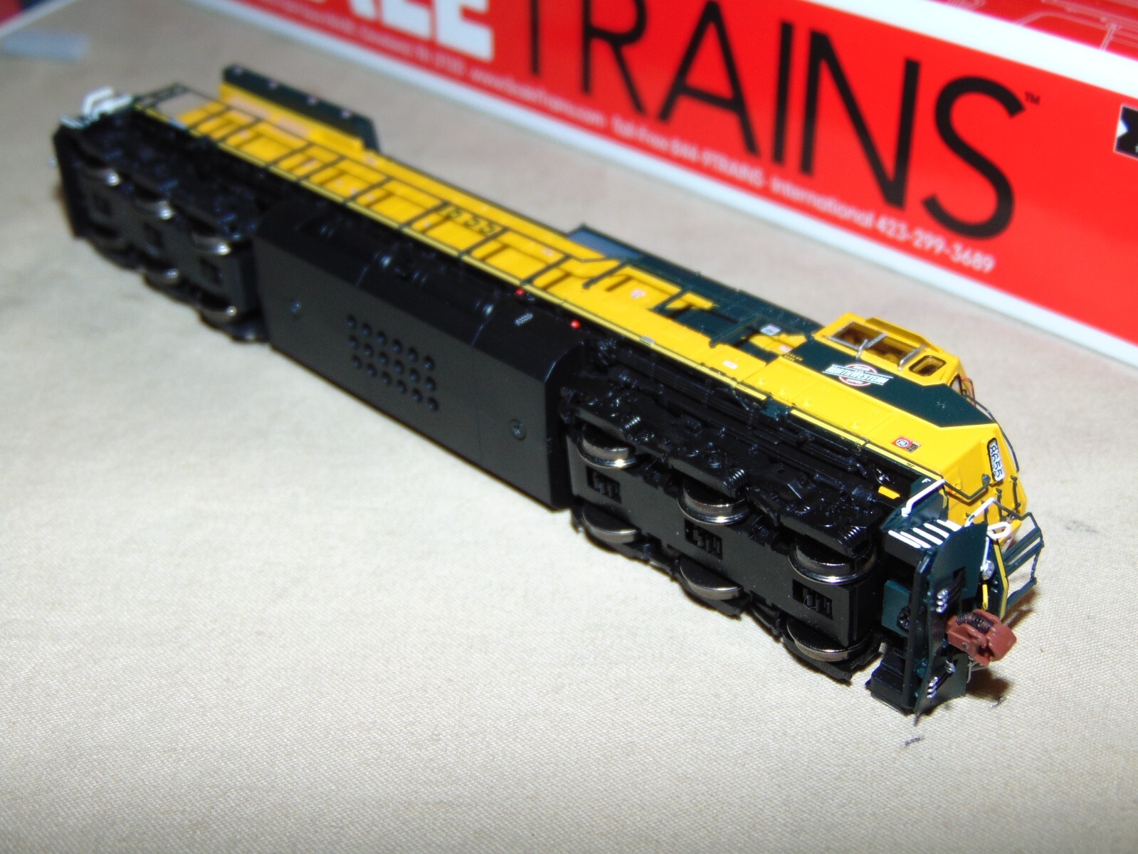SCALETRAINS N SXT38698 CHICAGO NORTHWESTERN C44-9W DIESEL – BRAND NEW