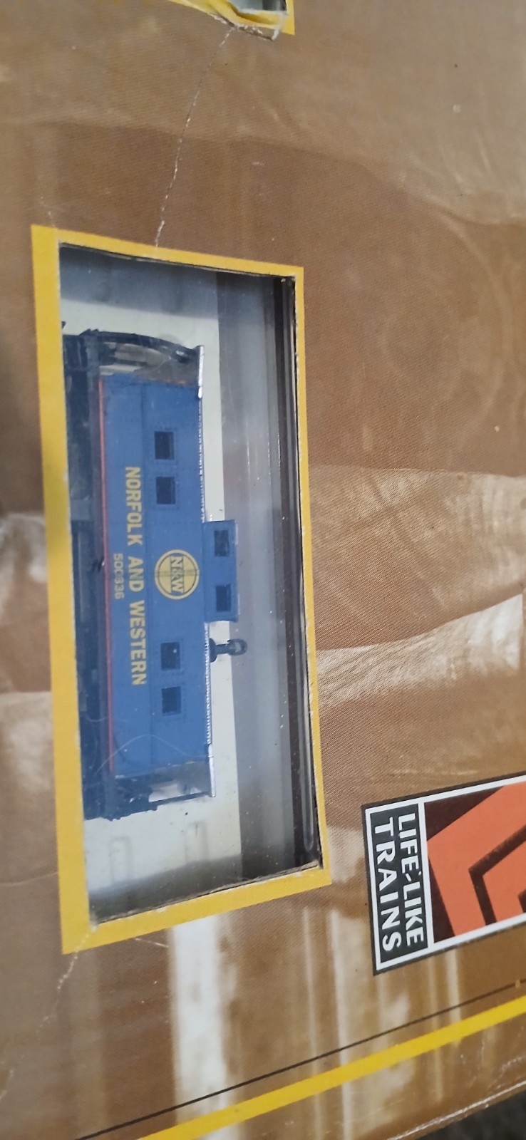 Life-Like N Gauge Caboose Norfolk and Western N&W