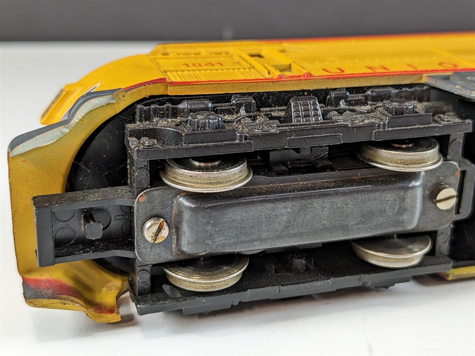 AHM 5024 K Union Pacific FM C-Liner Powered Locomotive UP 1041 HO Scale