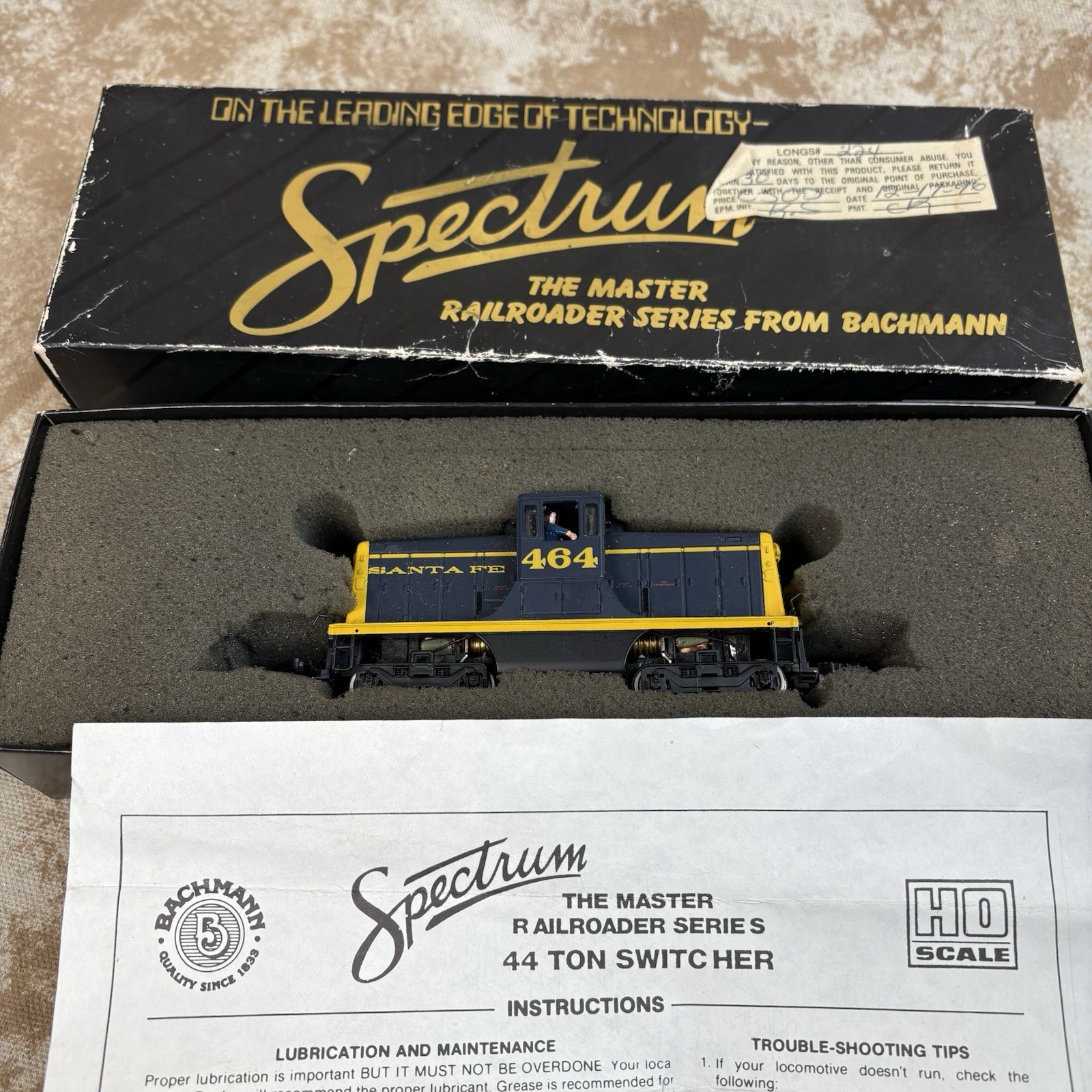 Bachmann Spectrum HO Santa Fe SF 44Ton Switcher #464 Blue Yellow