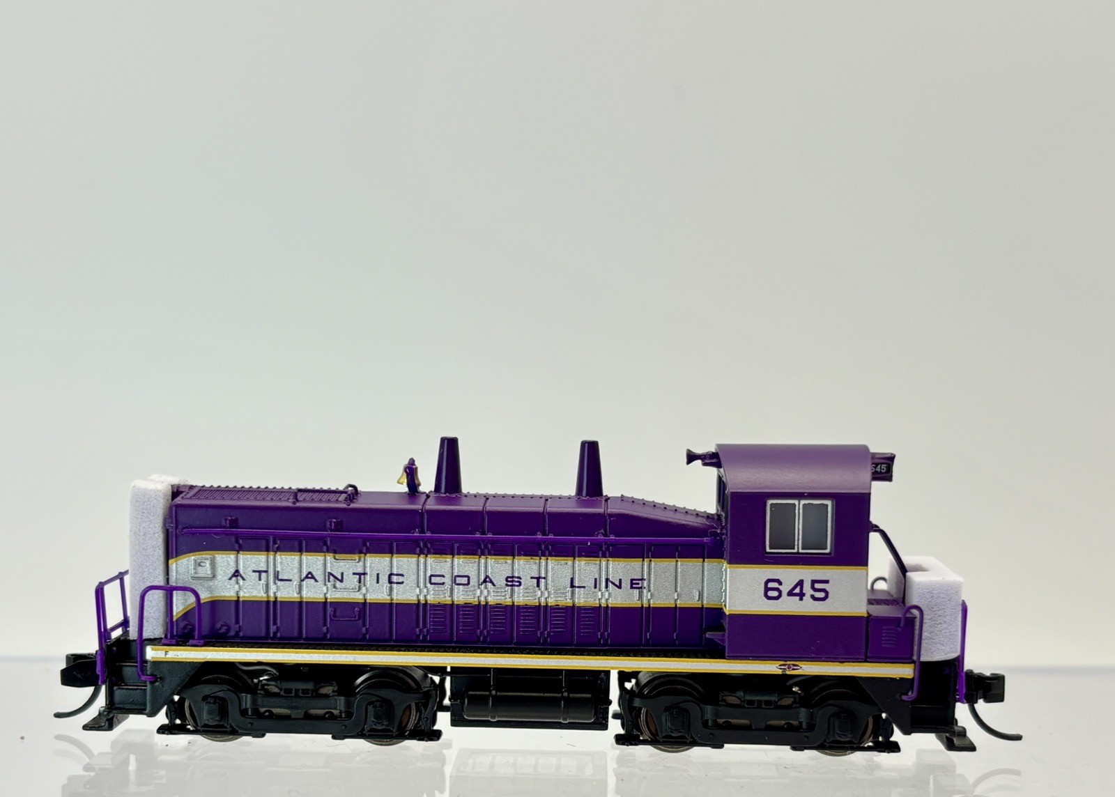 N Scale Broadway Limited 3930 Atlantic Coast Line EMD SW7 Switcher Sound DCC ACL