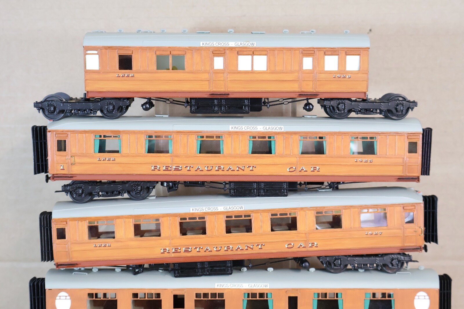 DJH PC MODELS EM GAUGE KIT BUILT LNER A4 MALLARD LOCO & 10 GRESLEY COACH oj