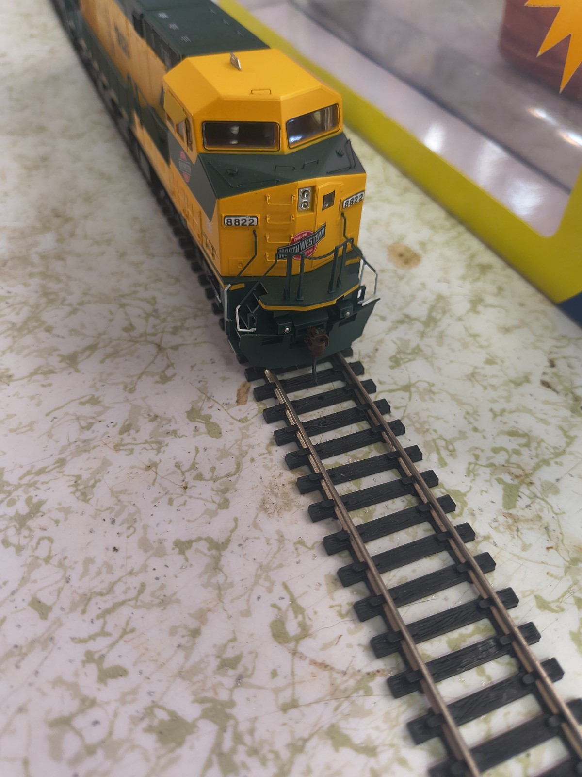 Athearn 77697 HO CNW CHICAGO & NORTH WESTERN Oper Lifesaver AC4400CWD DCC READY