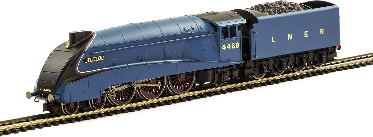 Hornby R3395TTS RailRoad LNER, A4 Class, 4-6-2, 4468 ‘Mallard’ Steam Locomotive