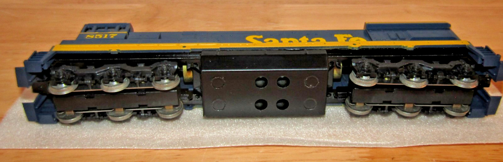 Athearn HO 3501 Santa Fe U33-C Powered Engine Diesel Locomotive 8517 NEW