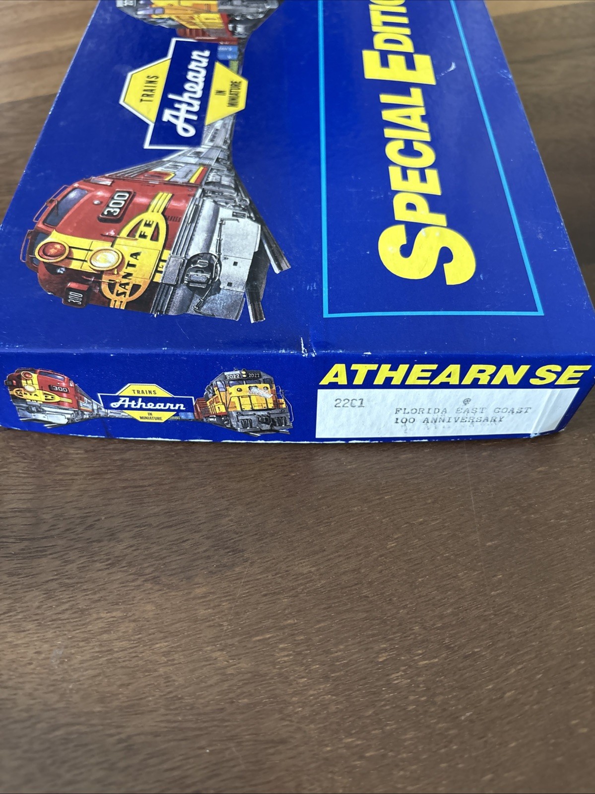 RARE 100th Anniversary Athearn SE HO Florida East Coast GP40-2 Powered & Dummy