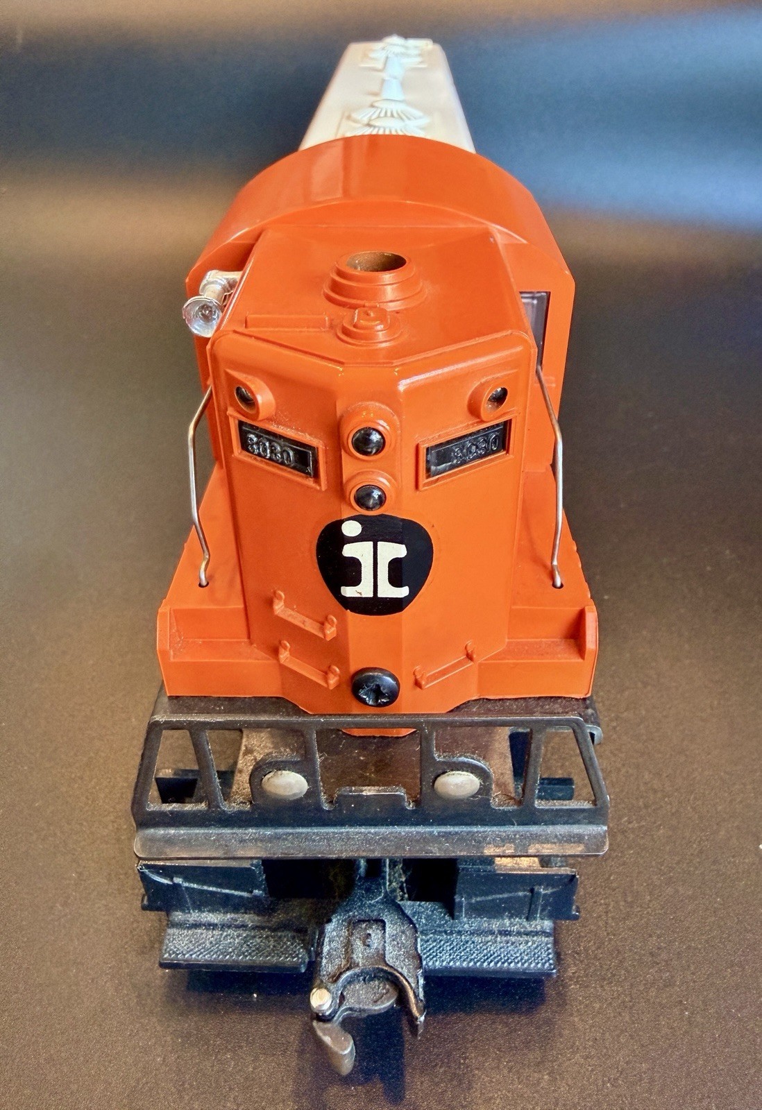 Lionel 6-8030 Illinois Central GP-9 Diesel Locomotive #8030 Runs O Gauge