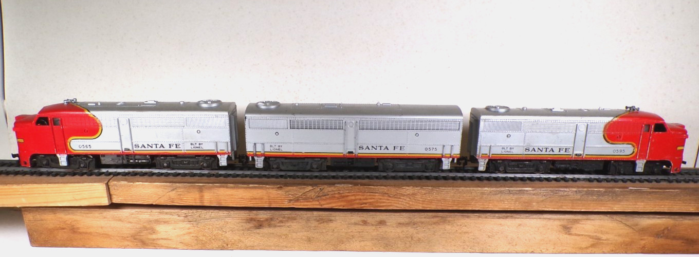 VINTAGE LIONEL HO TRAINS SANTA FE A-B-A DIESEL ENGINES #0565 + #0575 + #0595