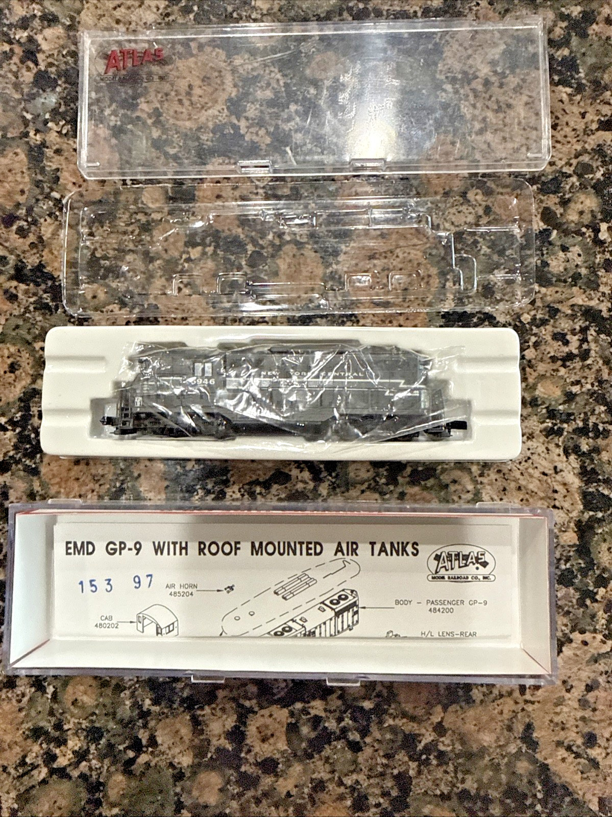 Atlas N Scale Locomotive #48413 GP-9 TT NYC New York Central #5946 NY