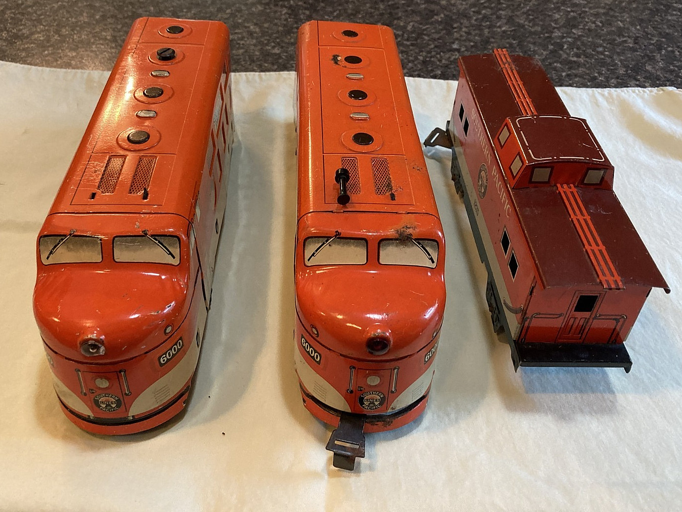 Marx O Gauge Southern Pacific 6000 A & B Units & Caboose #1235