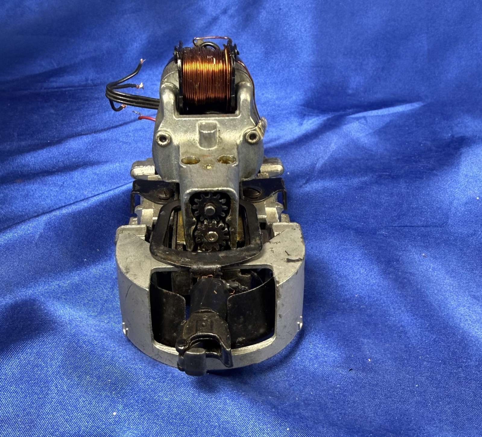Lionel 2343 Santa Fe F3 Diesel Front Motor and Truck w MagneTraction
