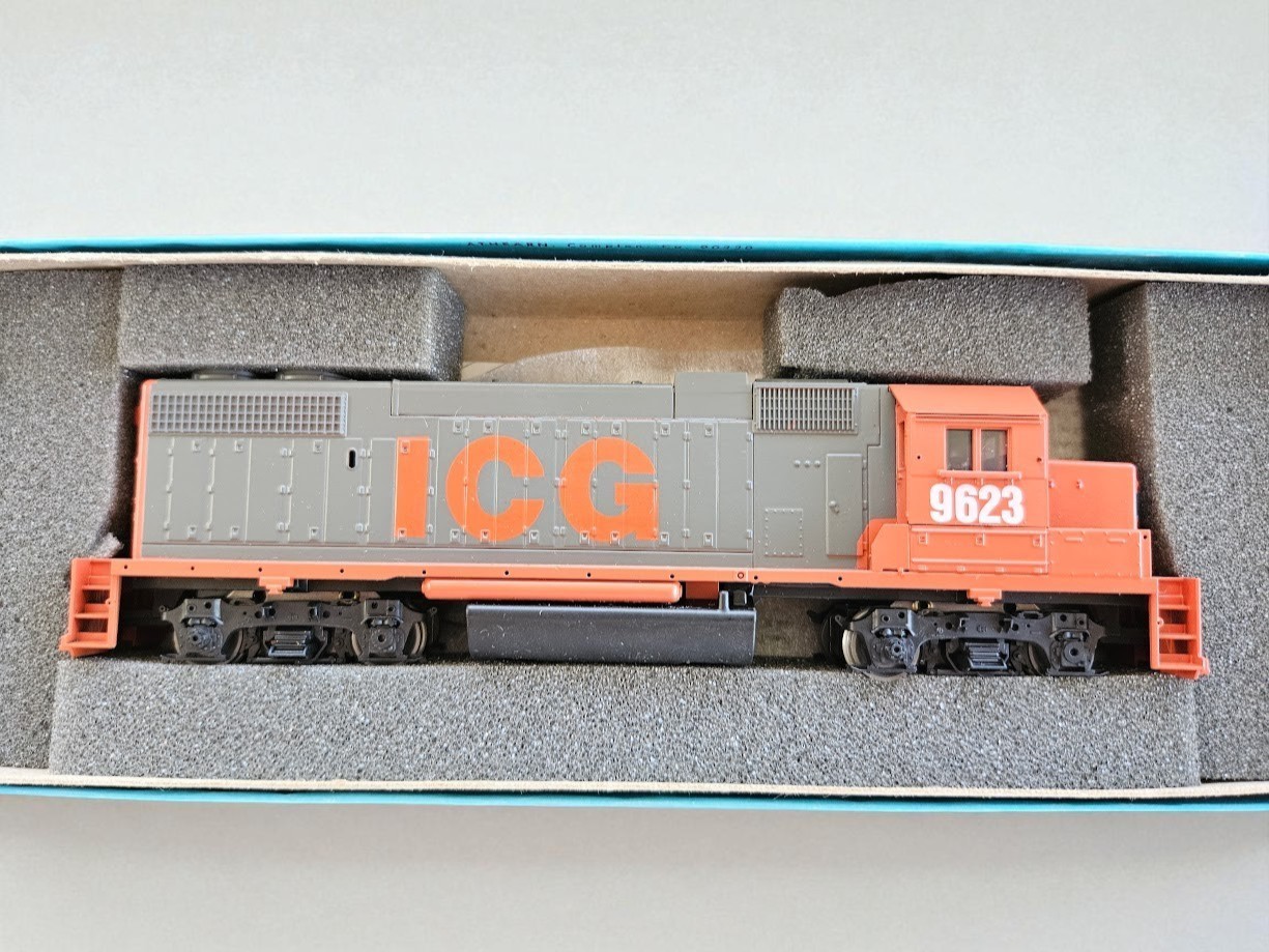 Athearn 4603 HO GP38-2 ICG Illinois Central (IC) 9623 Analog DC
