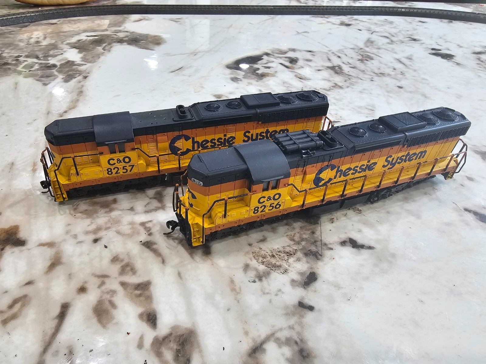 Pair Atlas HO Custom Chessie System C&O SD24 High Hood Diesel Locos 8256 8257