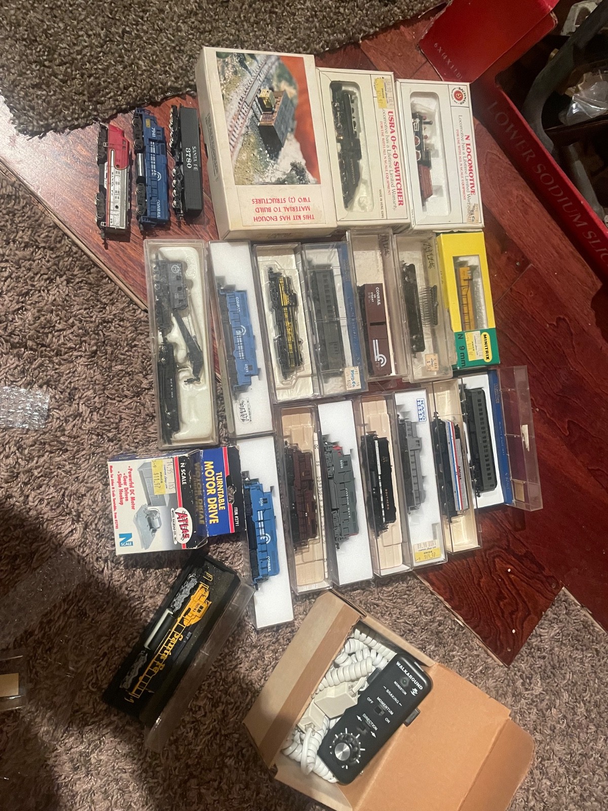 Collect: N GAUGE NORTHFOLK AND WESTERN SPECIAL EDITION LOCOMOTIVE + BONUS $5.00