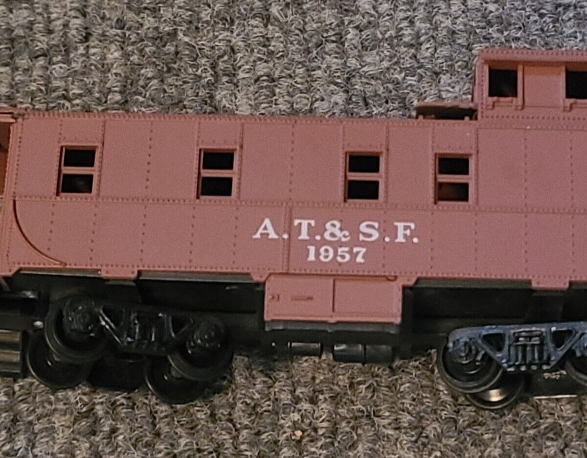 Lot Of 4 Santa Fe 7249, A.T. & S.F. 1957, U.P. X159 & Burlington 172700 HO Scale