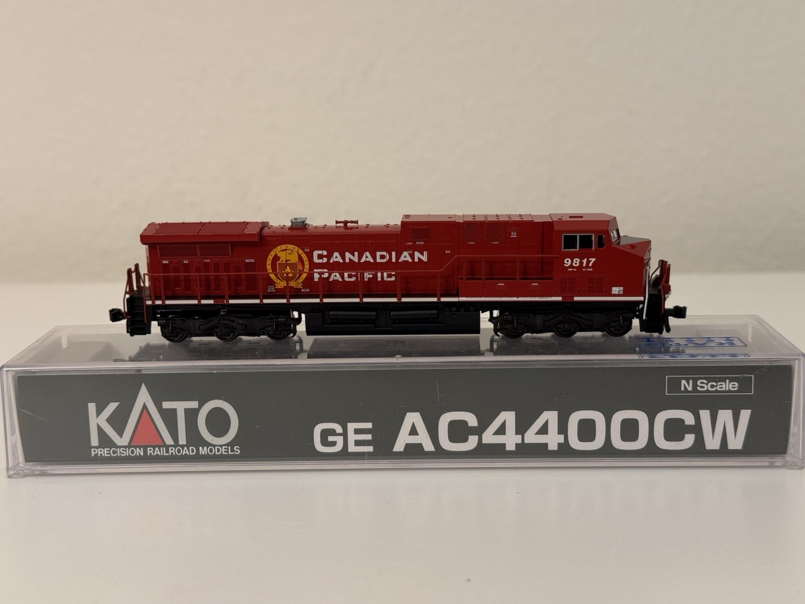 Kato 176-7218-DCC N Canadian Pacific AC4400CW Diesel Locomotive w/DCC #9817