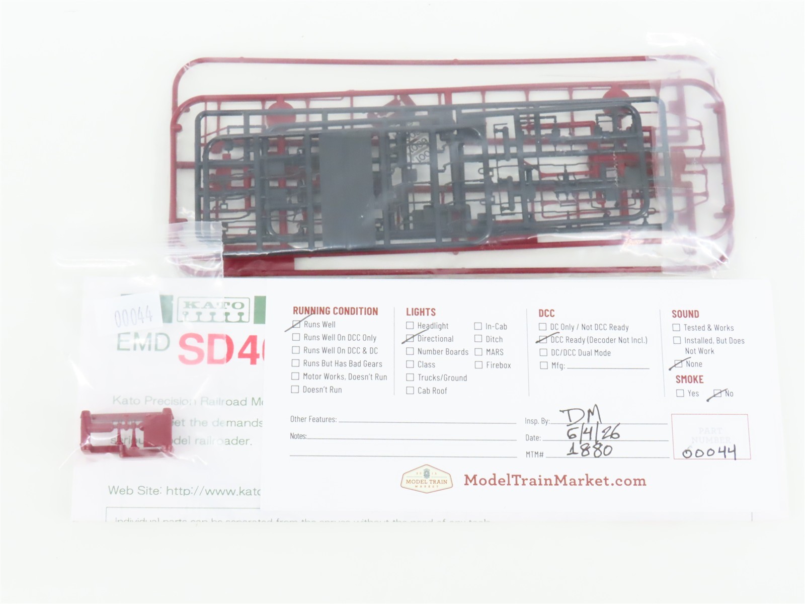 HO Scale KATO 37-6329 WC Wisconsin Central EMD SD40 Diesel #6001 – DCC Ready