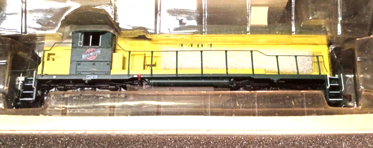 Athearn Genesis G68046 GP15-1 HO Locomotive – CNW #4404 Std DC, DCC Ready