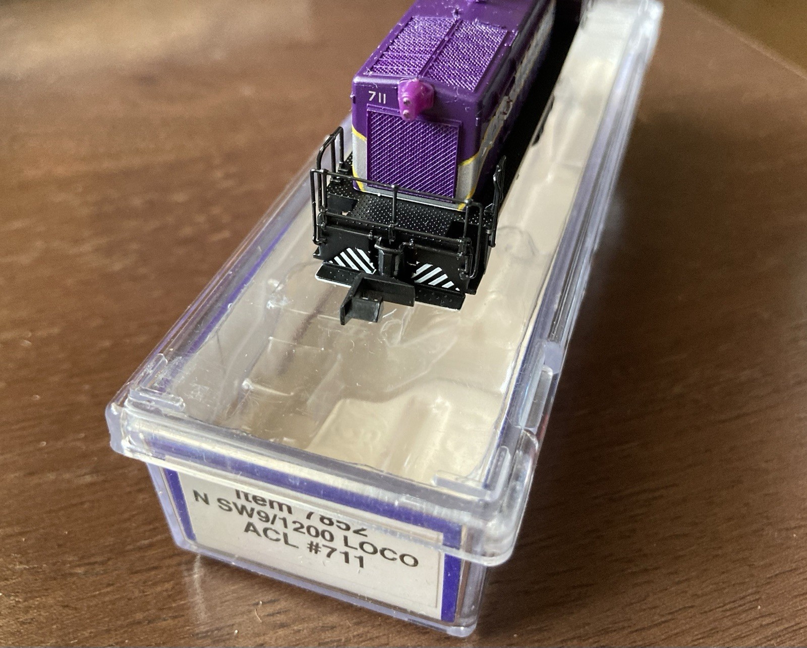 Life Like N #7852 Atlantic Coast Line SW9/1200 Diesel Switcher ACL #711 – NIB