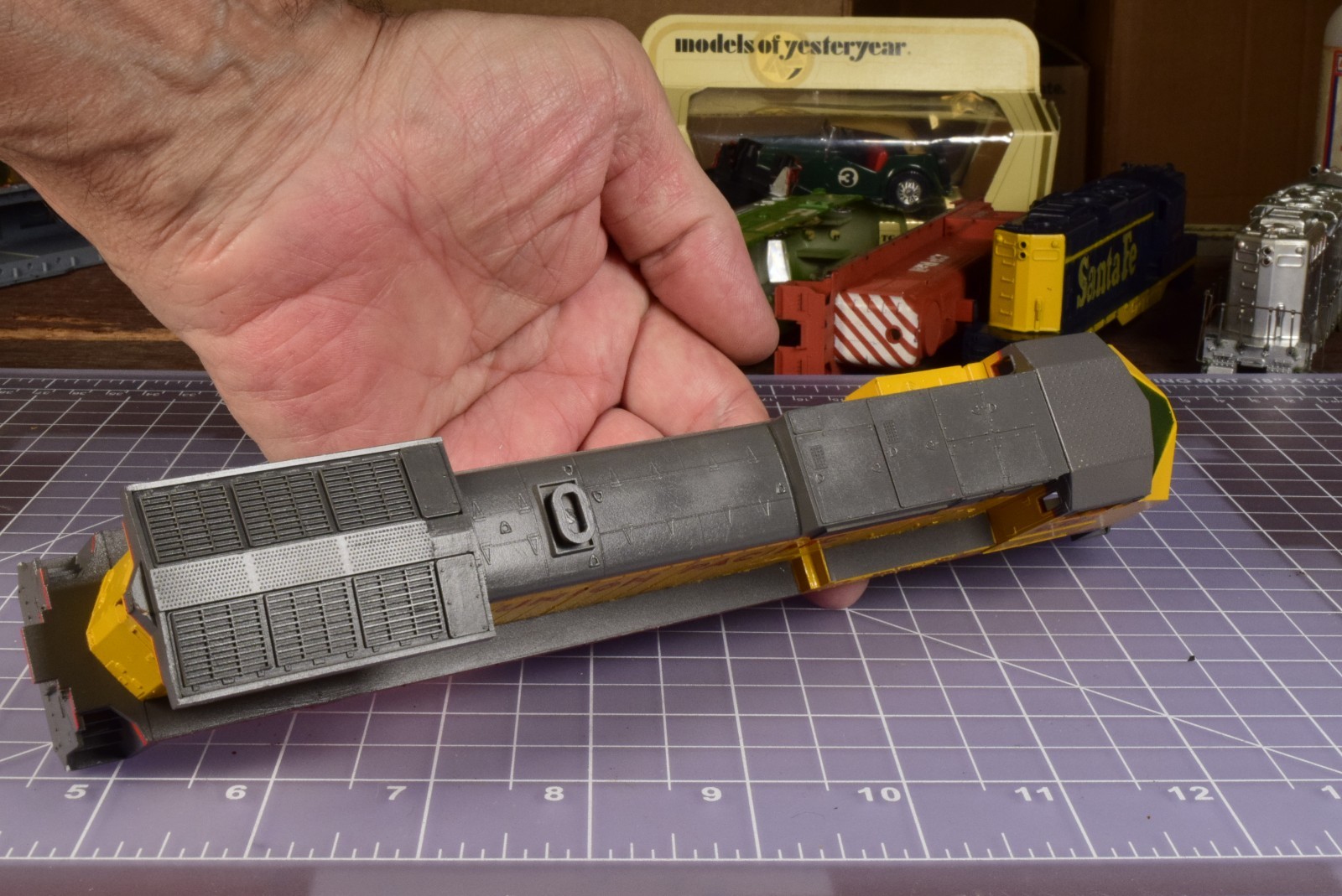 HO SHELL Union Pacific C40-8W DASH 8 cab 9382, no insert/railings SH5