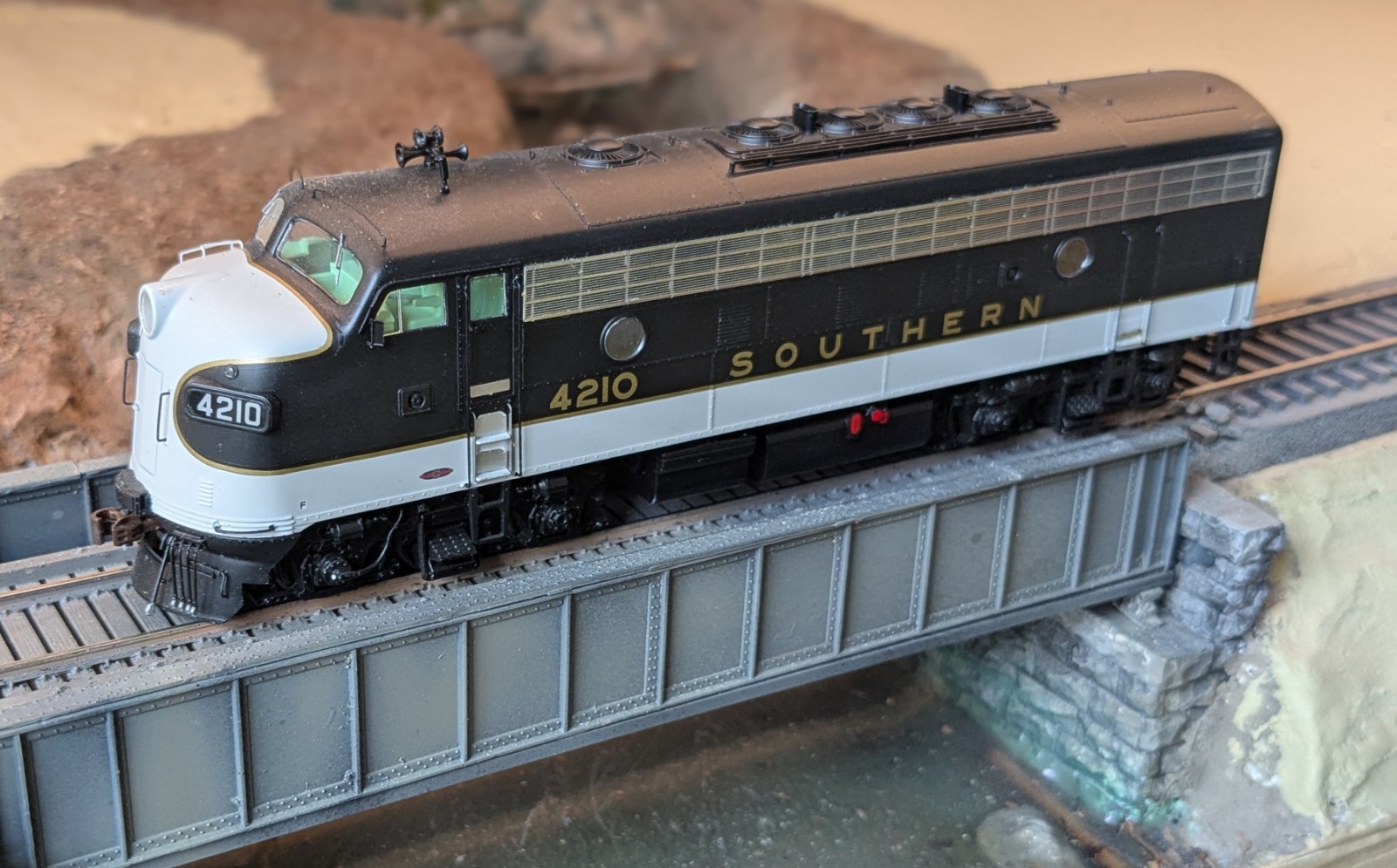 Athearn Genesis – Southern F-7A Freight With Sound NIB