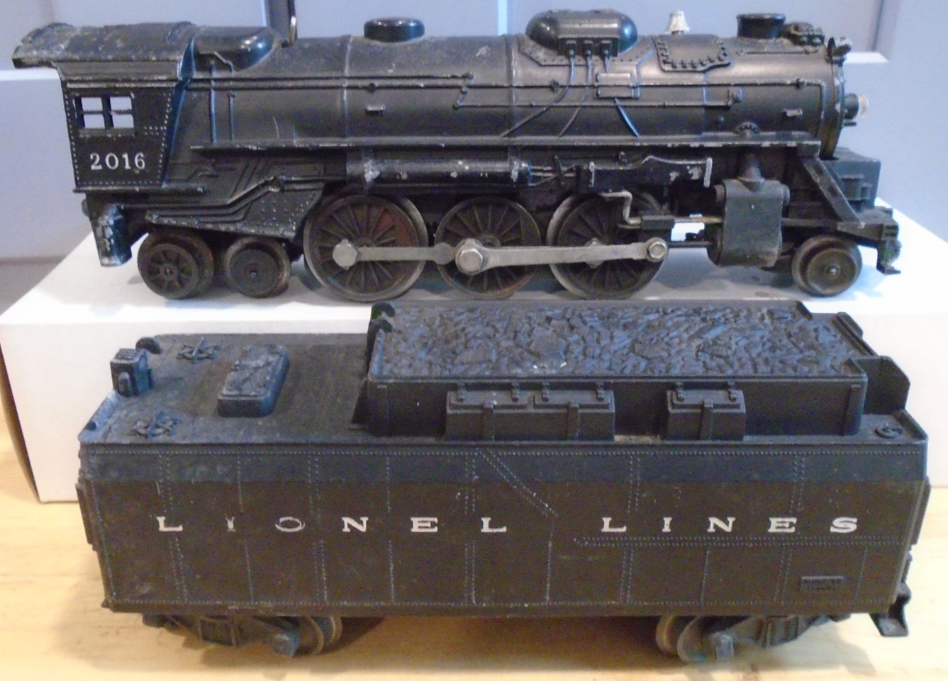 VINTAGE LIONEL #2016 O GAUGE 2-6-4 LOCO WITH 6026W WHISTLING TENDER SERVICED