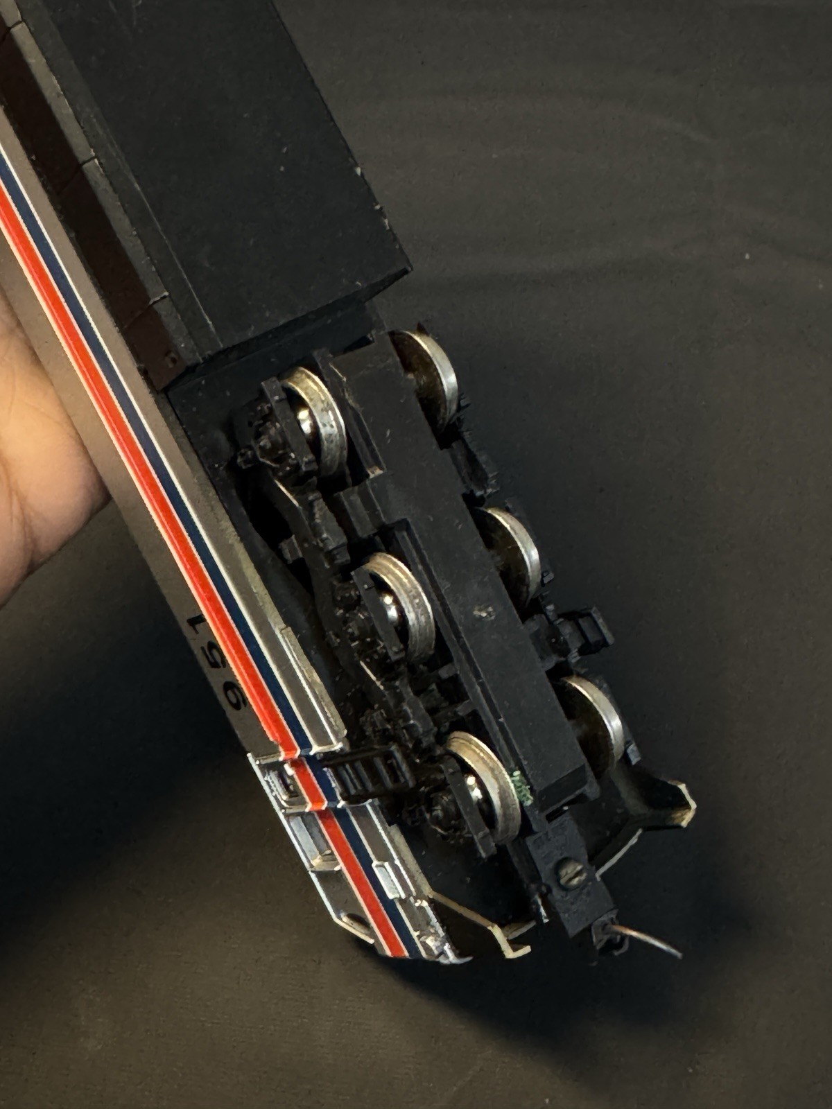 Bachmann HO Amtrak 951 Electric Locomotive Silver Black Red Blue Painted