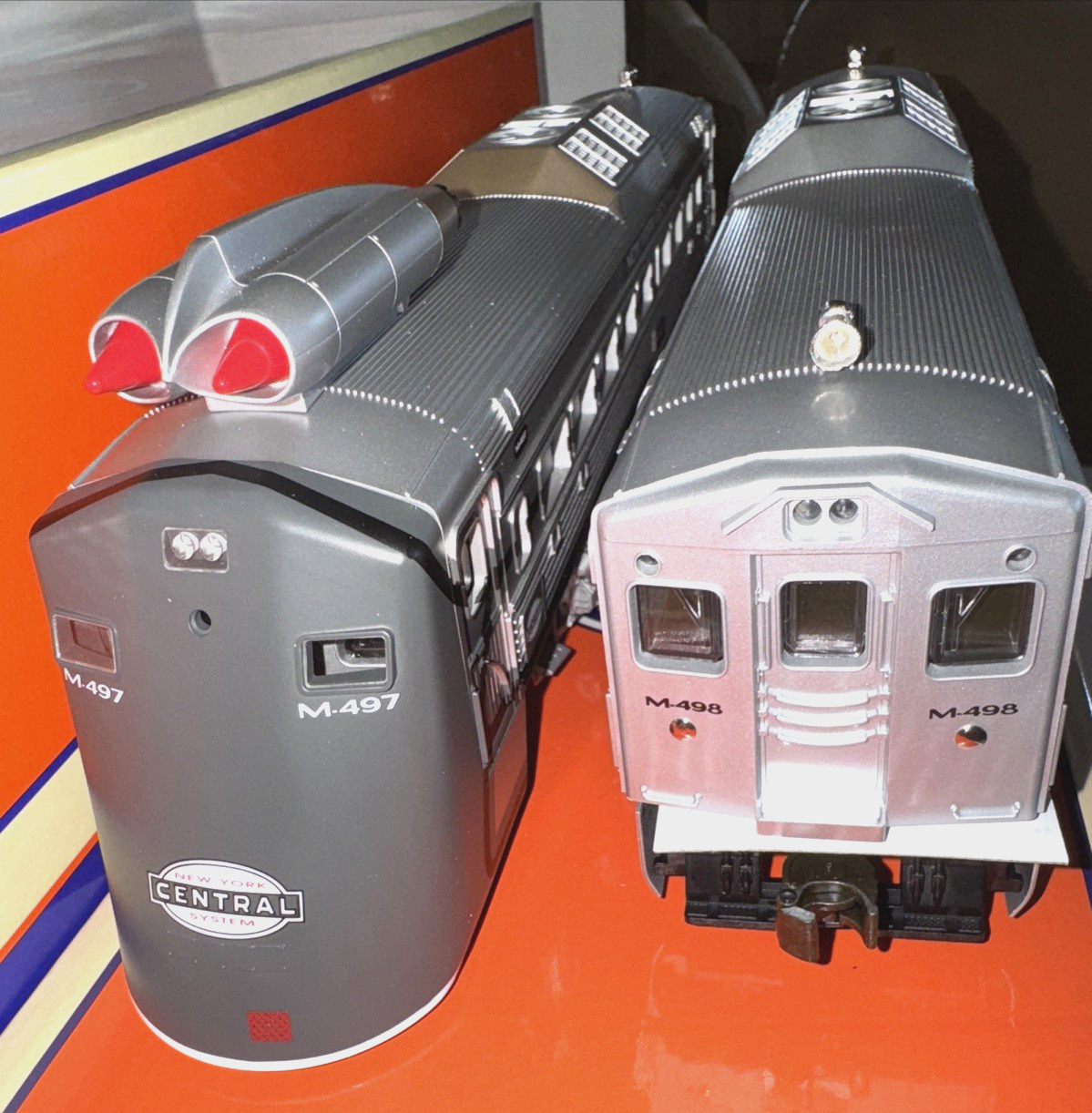 LIONEL 6-38401 NYC JET PWRD RDC BUDD CAR & NYC JET NON PWRD 6-35481 PASS CAR NIB