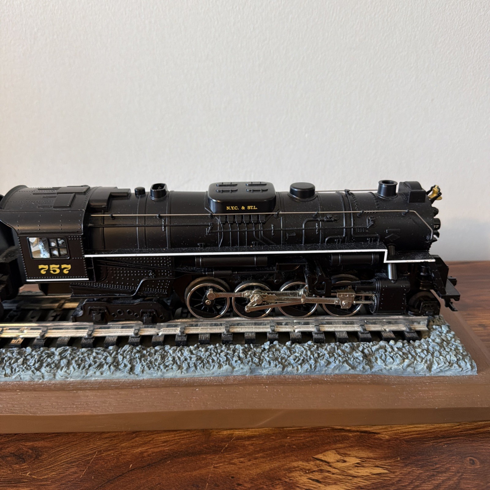LIONEL NICKEL PLATE 2-8-4 BERKSHIRE LC 2.0 #757 STEAM ENGINE O GAUGE W/ Display