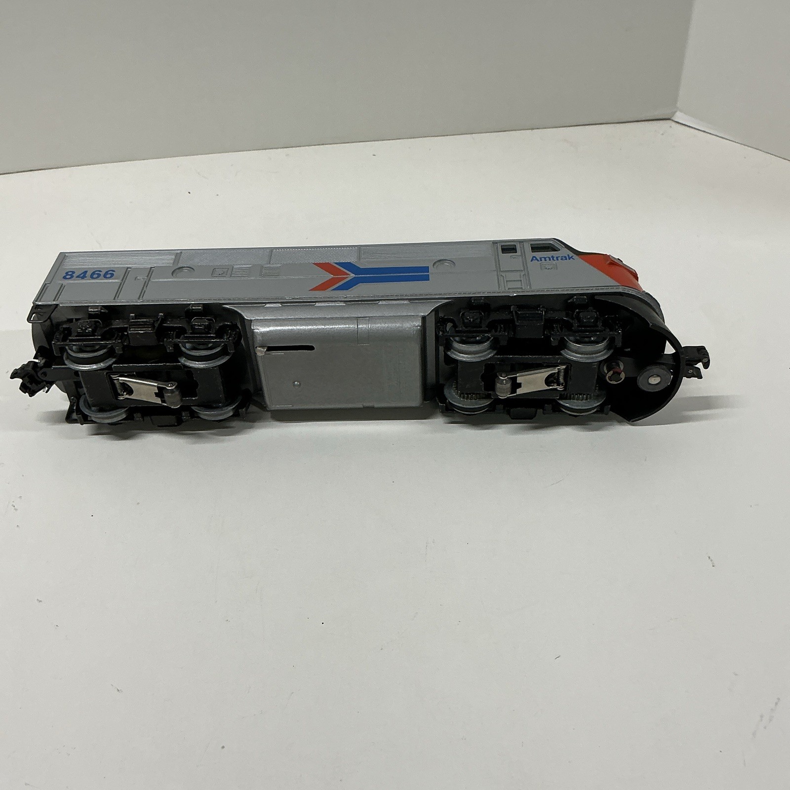 Lionel O Gauge Amtrak EMD F40PH Diesel Locomotive 8466 Analog AC 3-Rail