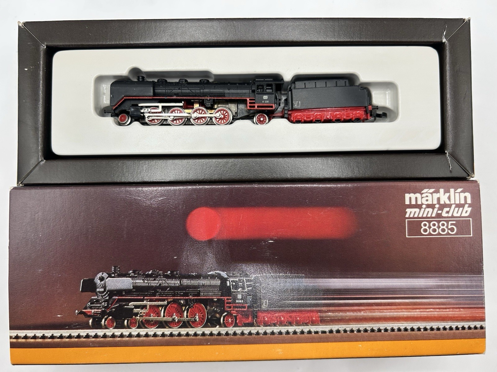 Z Marklin Mini-Club 8827 BR41 2-8-2 Steam Freight Locomotive – (EX BOXED)