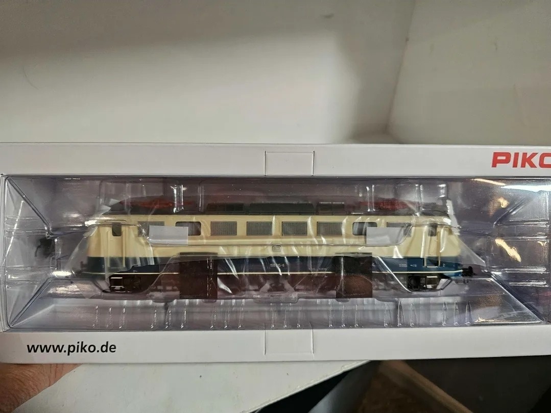 Piko DB BR 150 Electric Locomotive 51650 HO Scale DCC Ready