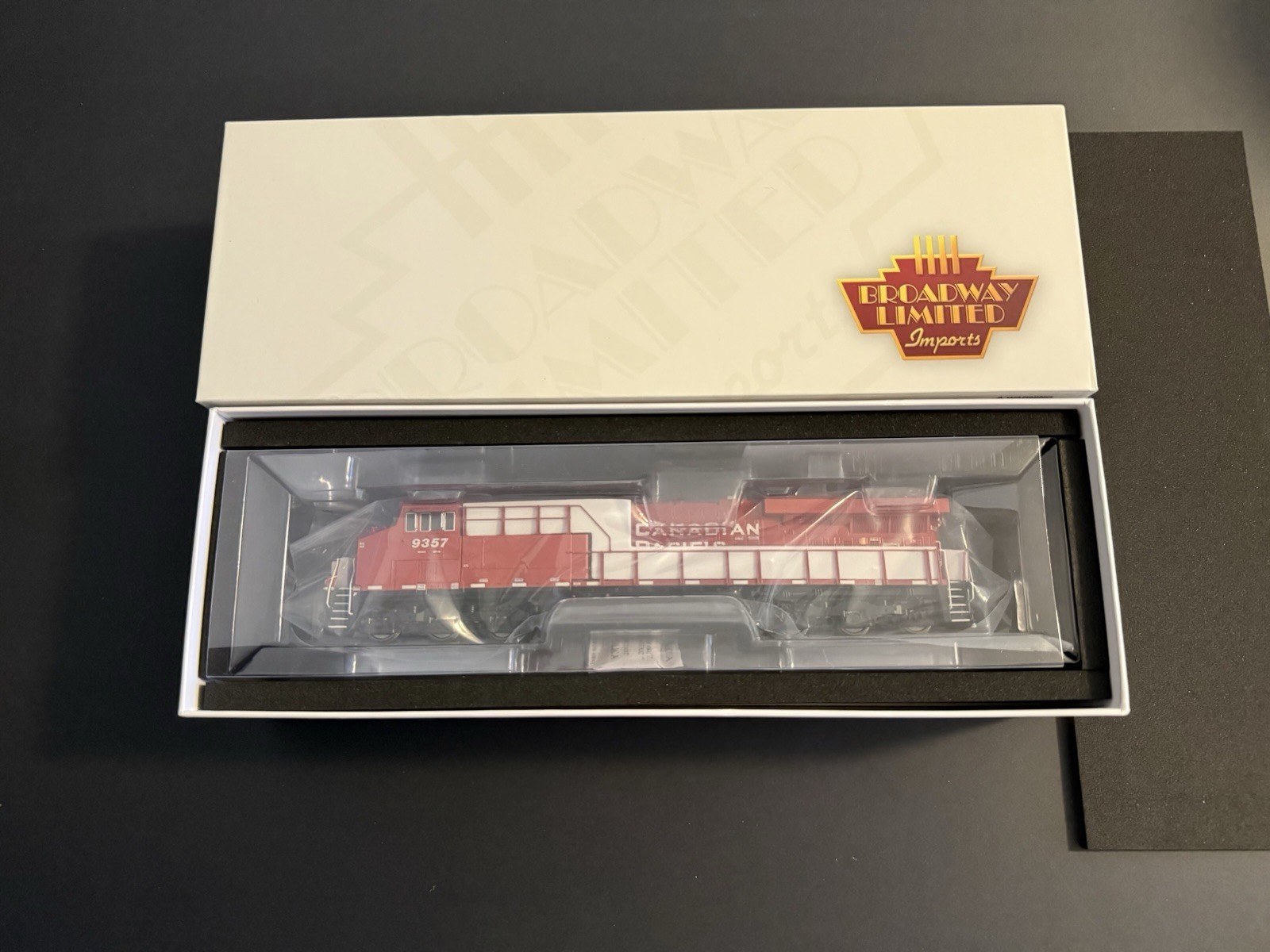 Broadway Limited HO Canadian Pacific GE ES44AC Diesel #9357 DC/DCC Ready 8556