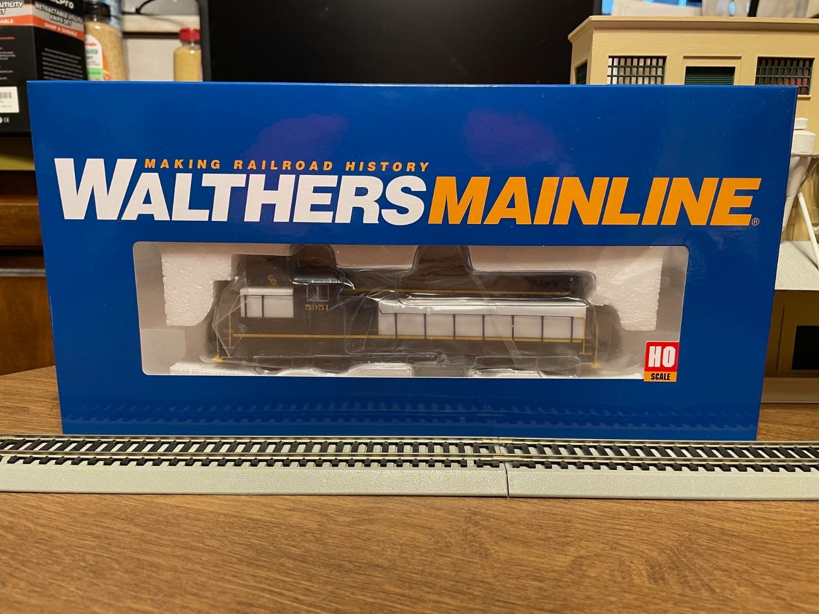 910-10494 Chesapeake & Ohio GP9 #5951 in Standard DC with detail parts added.