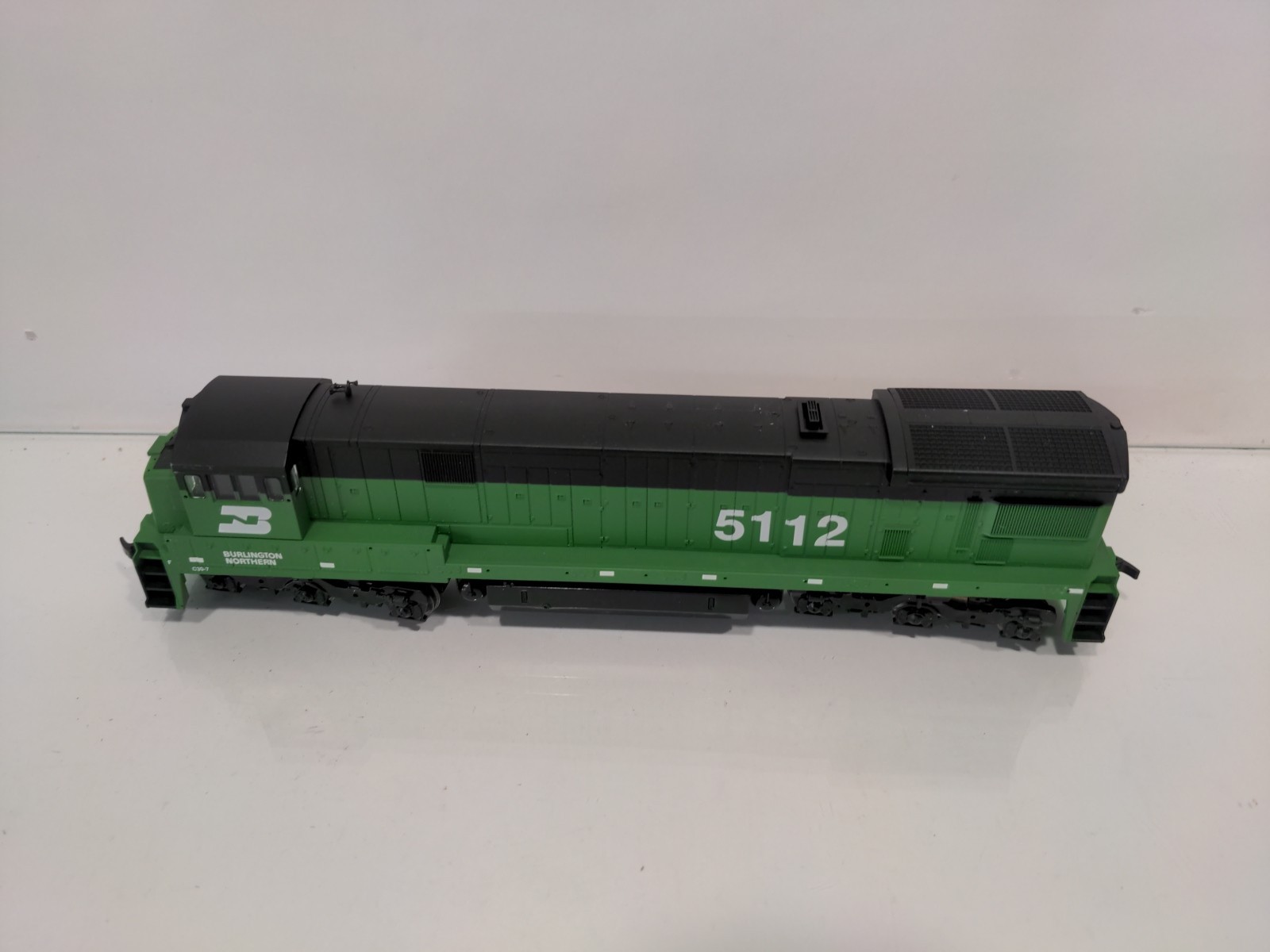 HO Atlas 8606 GE C30-7 Burlington Northern BN 5012 NOS