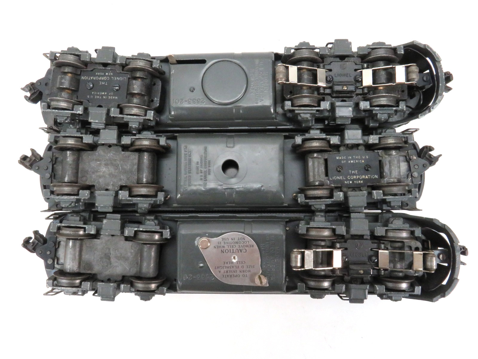 Lionel Trains 2333-20 NYC #2354 Diesel ABA set w/ horn and boxes, O Gauge